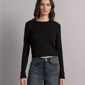 Black knit crew neck cropped sweater